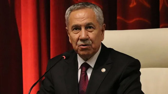 Bülent Arınç: "Davutoğlu’nu Suriye’ye Göndermeliyiz"