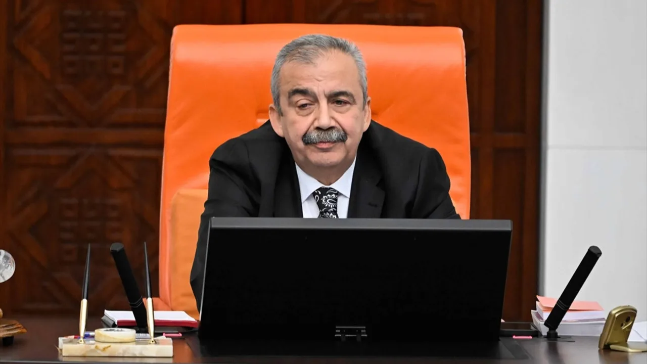 Sırrı Süreyya Önder’in Sabrı Taştı