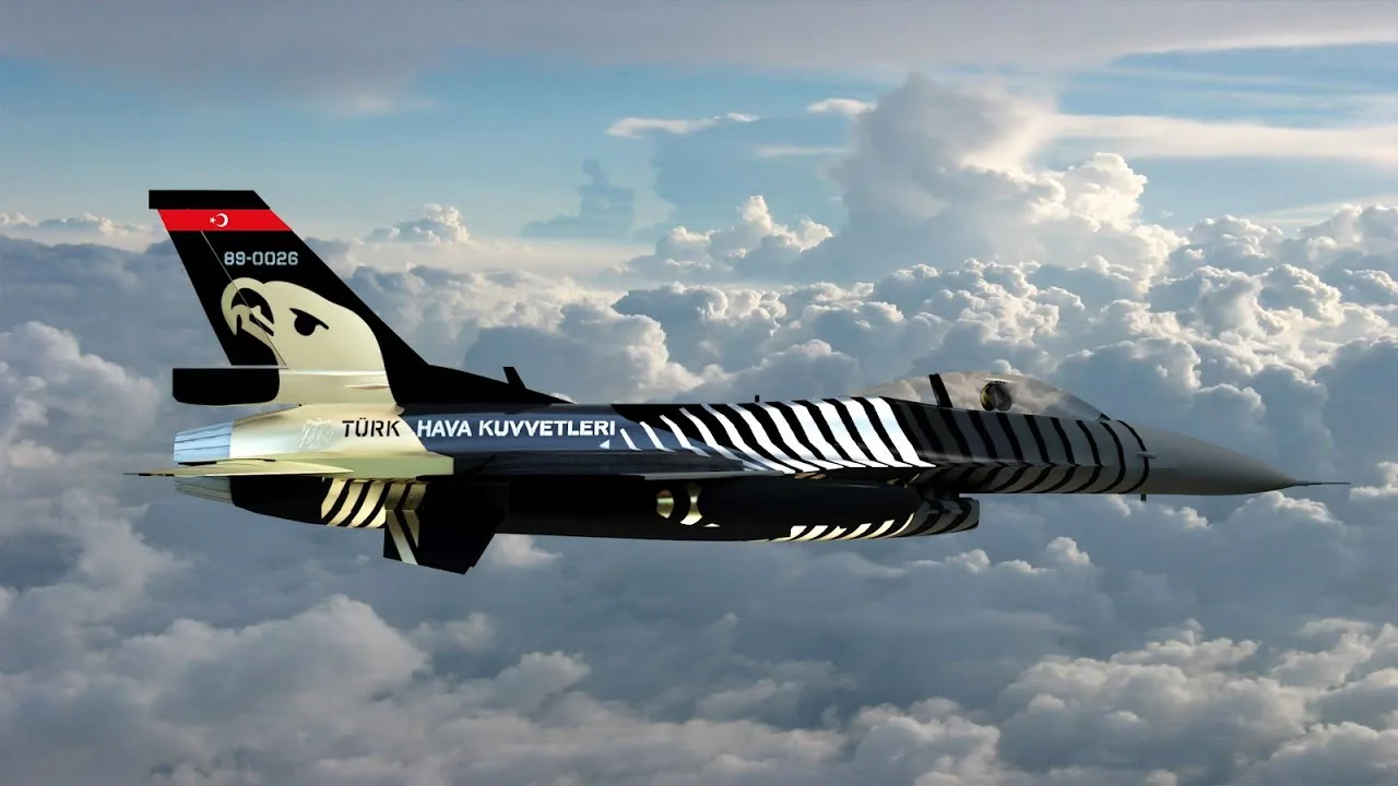 SOLOTÜRK’ten Deniz Üstü Muhteşem Performans