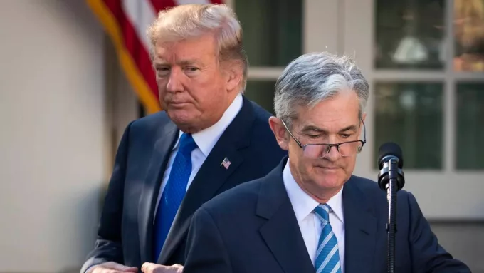 Donald Trump’tan Fed Başkanı’na Sert Sözler: “Ne Yaptığını Anlasaydı Faizler Düşerdi”