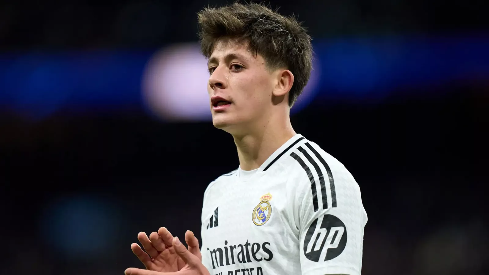 Arda Güler'in Kenardaki Görüntüsü Sosyal Medyada Olay Oldu! Ancelotti’ye Tepkiler Çığ Gibi Büyüdü