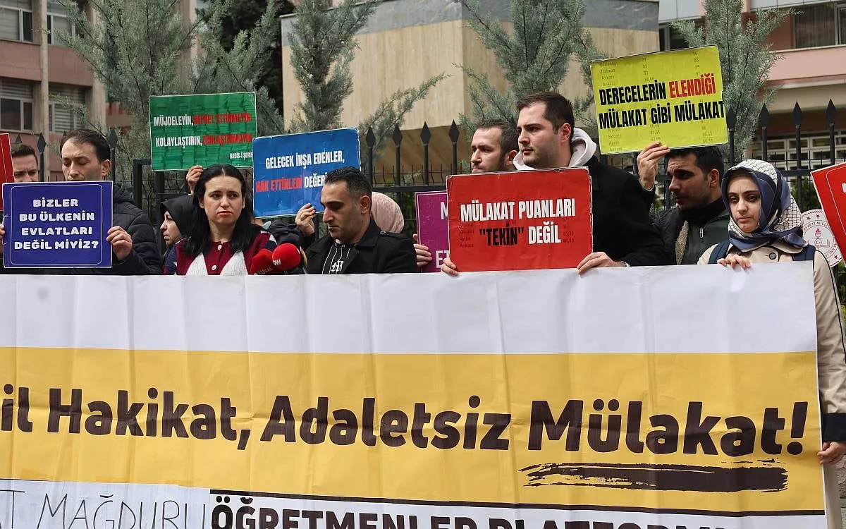 Atanmayan Öğretmenlerden MEB Önünde Sert Tepki: “Mülakat Değil, Liyakat!”