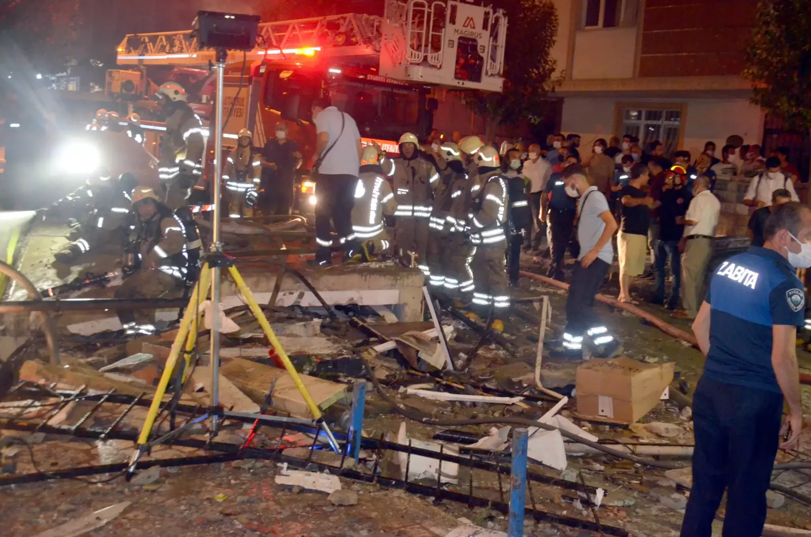 Avcılar'da Korku Dolu Anlar: Doğalgaz Patlaması Paniğe Neden Oldu!