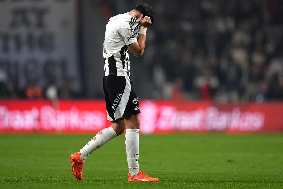 Beşiktaş’ta Tayyip Talha 4 Gün İçinde 2 Kırmızı Kart Gördü!