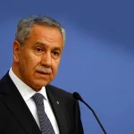 Bülent Arınç’tan Çarpıcı Çıkış: “Siyasi Figürler Tutuklanarak Susturulmamalı”