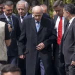 Devlet Bahçeli, Alparslan Türkeş’in Anma Törenine Katılarak İki Ay Sonra İlk Kez Görüntülendi