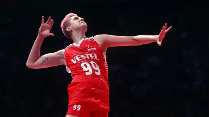 Ebrar Karakurt, Rusya Ligi'nde bir kez daha rekor kırdı!