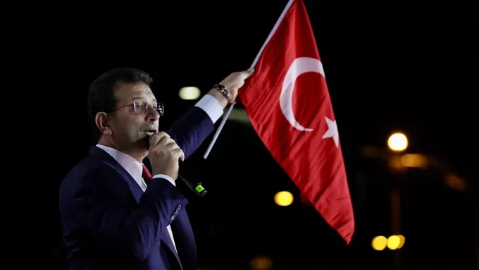 Ekrem İmamoğlu'ndan 23 Nisan’dan 19 Mayıs’a Bayrak Çağrısı: “Adalet, Barış, Eşitlik İçin Hep Birlikte!”