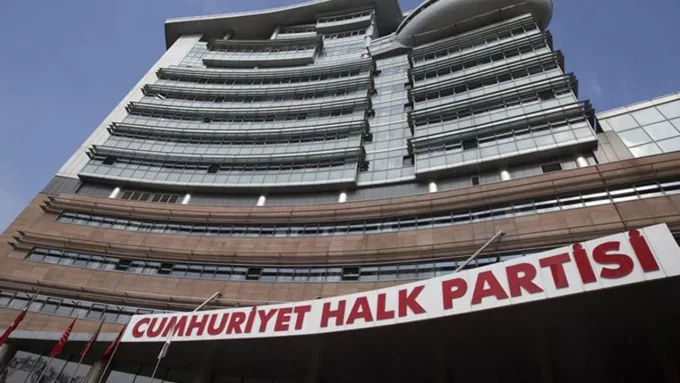 İBB'ye Operasyon Şoku! CHP'den Sert Tepki: "Gözü Dönmüş Bir Avuç İhanet Şebekesi"
