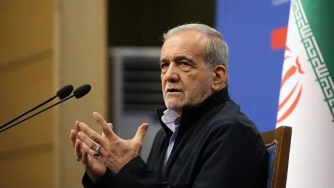 İran'da Cumhurbaşkanı Pezeşkiyan, Lüks Geziye Giden Yardımcısını Görevden Aldı