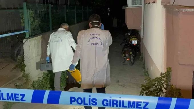 İzmir’de Kan Donduran Olay: 5 Günlük Ceset Kötü Koku Sayesinde Ortaya Çıktı