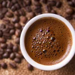 Kahve Tiryakileri Dikkat: Aşırı Kafein Tüketimi Sağlığınızı Tehdit Ediyor