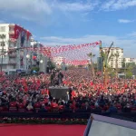 Mersin’de Demokrasi Rüzgarı: Özgür Özel’den Tarihi Miting!