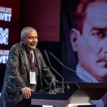 Sırrı Süreyya Önder’in Ameliyatı Tamamlandı: Durumu Ciddiyetini Koruyor