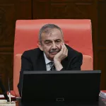 Sırrı Süreyya Önder’in Doktorundan Açıklama: Uyutucu Almadığı Halde Uyanmıyor