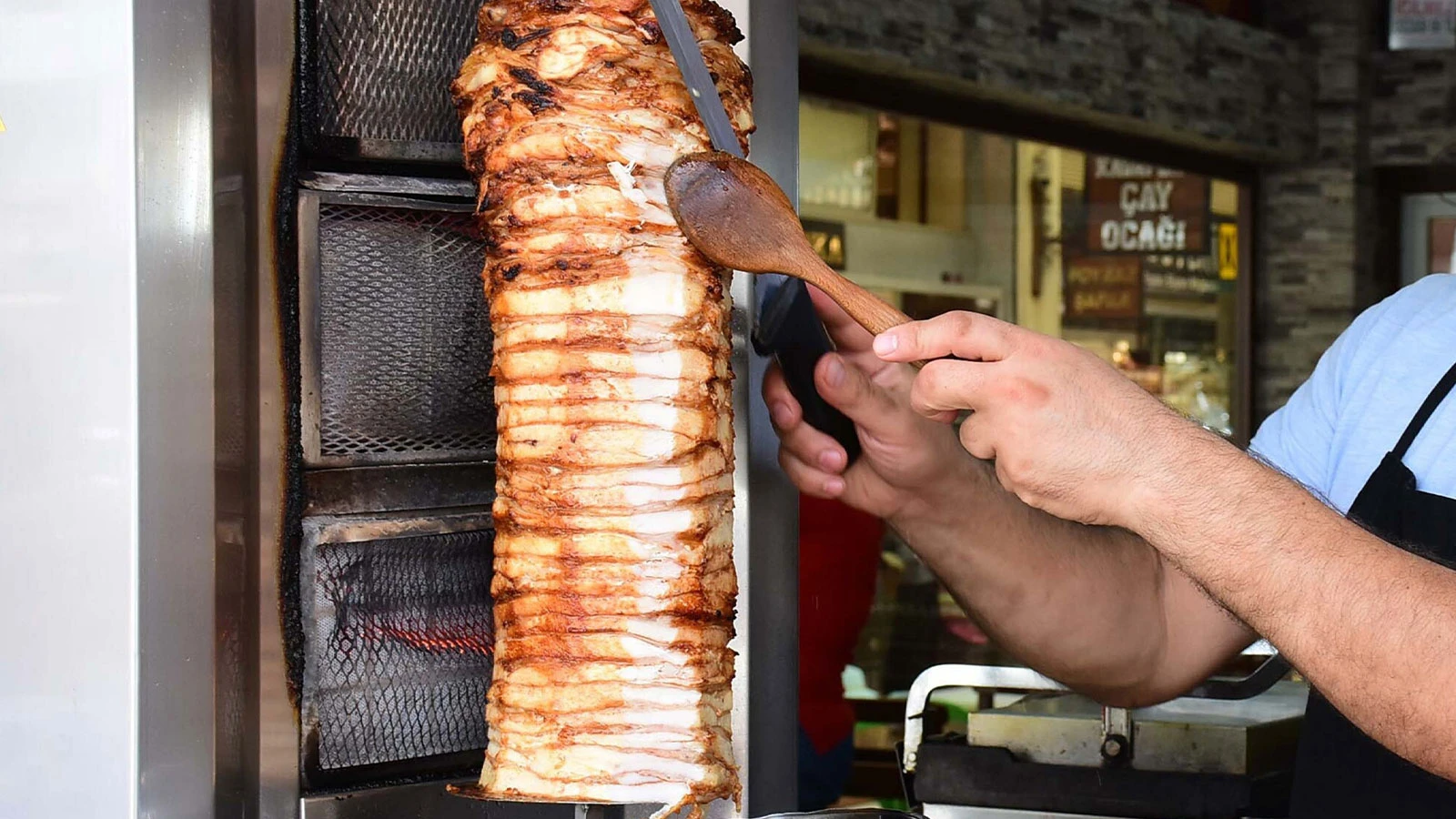 Tavuk Döner Zehirlenmeleri Artıyor: 600'den Fazla Kişi Hastanelik Oldu!