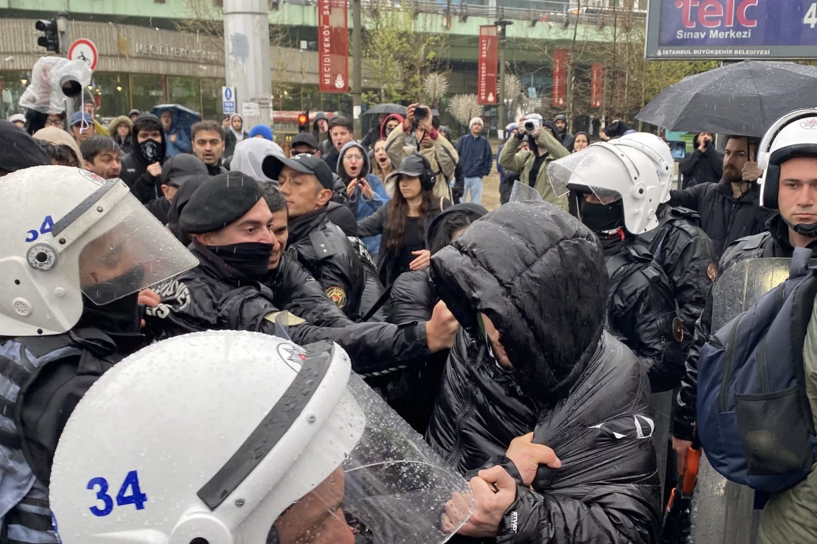 1 Mayıs Kutlamalarında İstanbul'da 407 Gözaltı