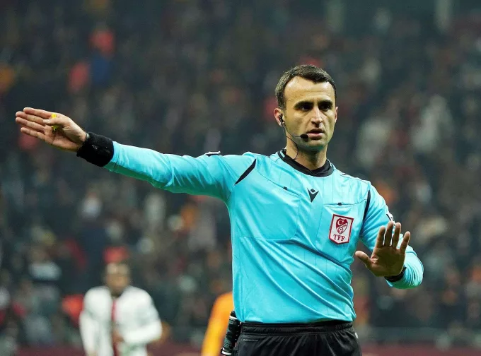 Atilla Karaoğlan, Trabzonspor - Galatasaray Derbisinin Hakemi Oldu
