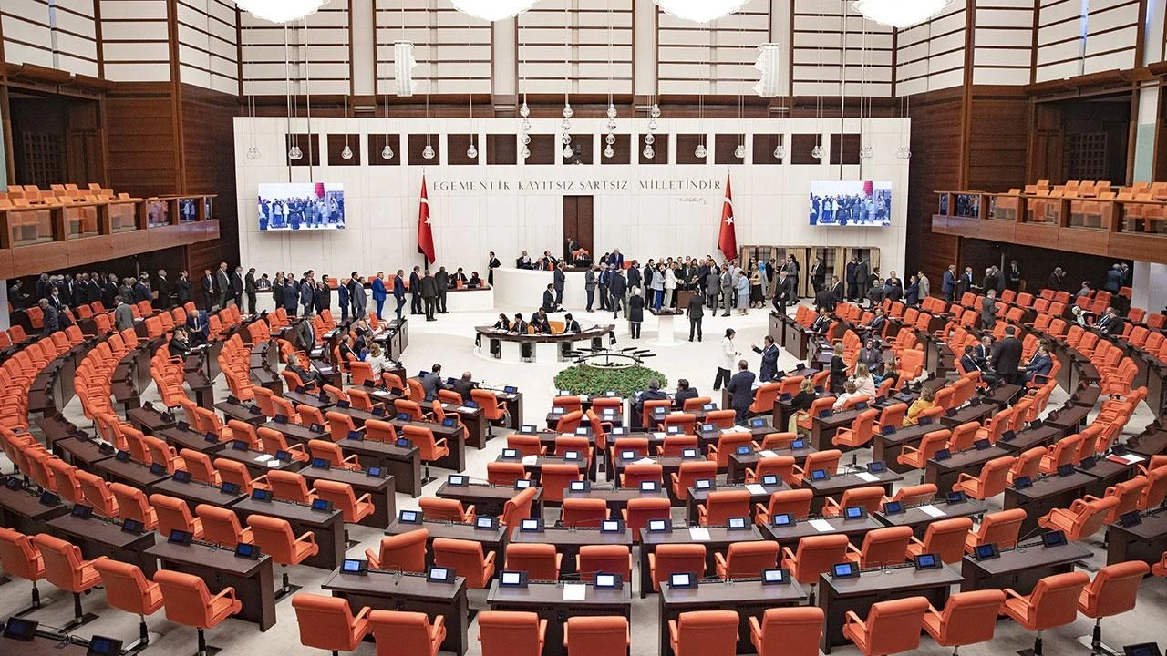 CHP Grubu, HSK seçimleri öncesi TBMM Genel Kurulu’nu terk etti: “Bu bir hukuksuzluk örneği”