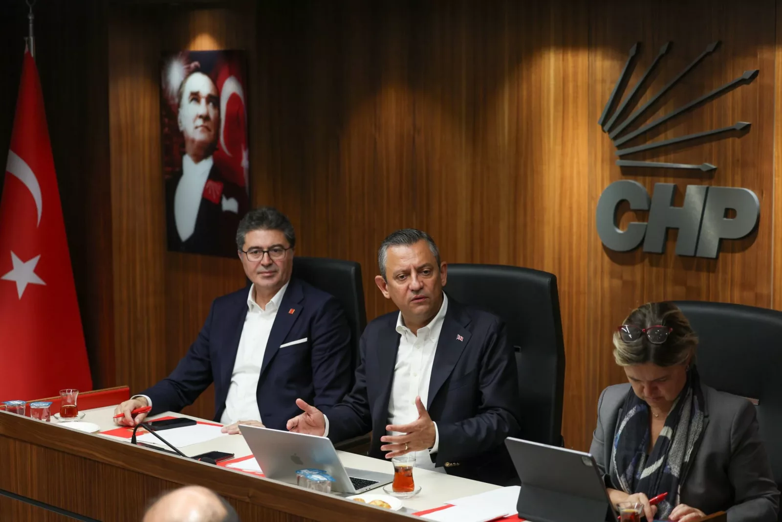 CHP MYK Toplantısında Gündem: PKK’nın Fesih Kararı ve Ardındaki Soru İşaretleri