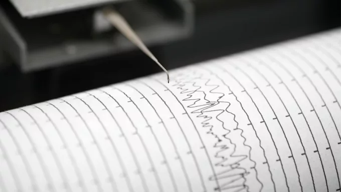 Ege Denizi'nde Korkutan Deprem: Gece Yarısı 4,6 Büyüklüğünde Sarsıntı
