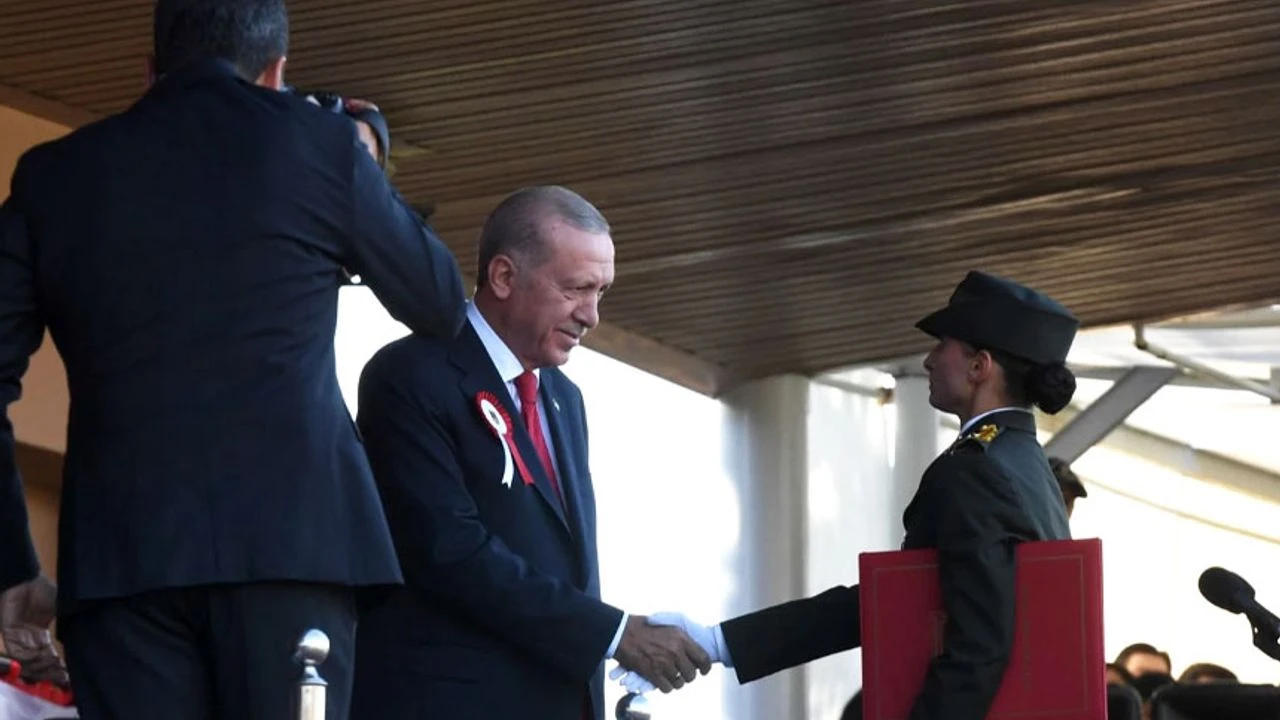 Erdoğan’a TSK’dan Subay İhraç Yetkisinde Geri Adım