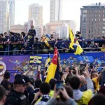 Fenerbahçe EuroLeague Zaferini Bağdat Caddesi'nde Binlerce Taraftarla Kutladı!