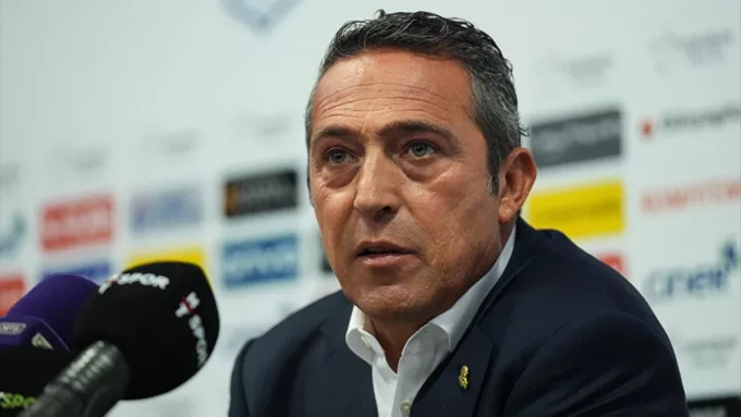 Fenerbahçe Tribünlerinden Ali Koç İstifa Sesleri: Aziz Yıldırım Mesajı