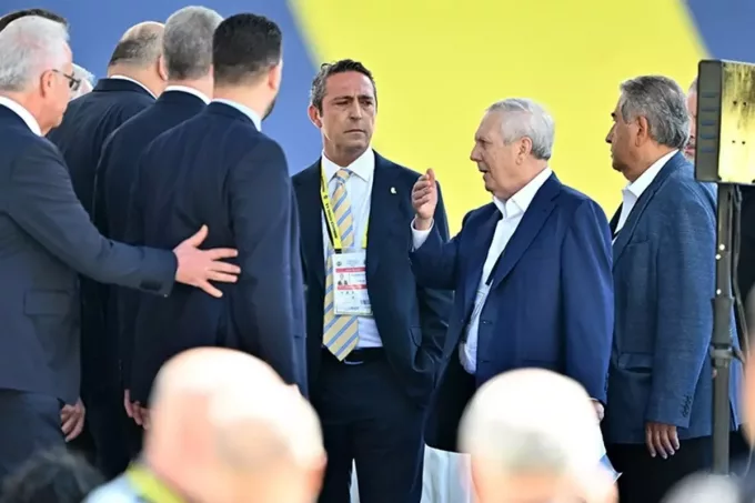 Fenerbahçe'de Tarihi Buluşma: Ali Koç ve Aziz Yıldırım Aynı Masada