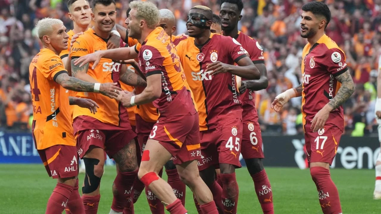 Göztepe – Galatasaray Maçında Tribünler Yıkıldı: Şampiyon Taraftarlarla Buluştu!