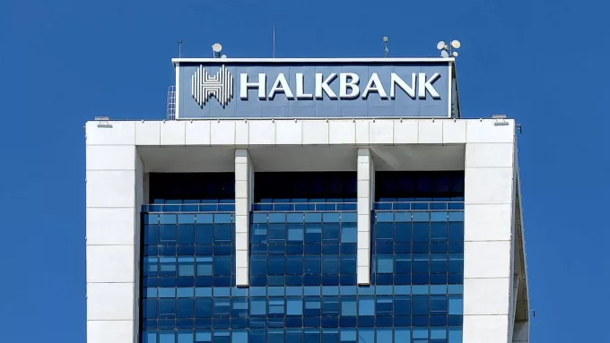 Halkbank’tan Sürpriz Hamle: Dijital Değil, Geleneksel Katılım Bankası