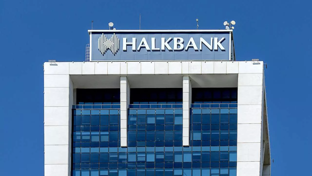 Halkbank’tan Sürpriz Hamle: Dijital Değil, Geleneksel Katılım Bankası