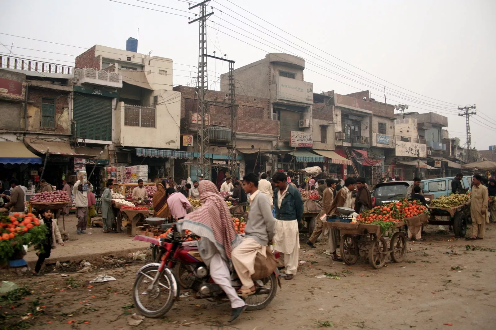 Hindistan’ın Askeri Operasyonu Sonrası Pakistan’da Eğitim Durduruldu