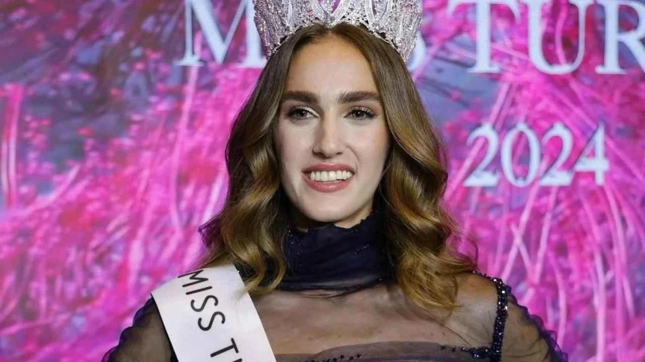 İdil Bilgen Miss World 2025’te Çeyrek Finale Yükseldi!