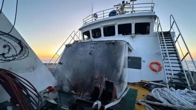 İsrail, Türklerin de Bulunduğu Yardım Gemisine Uluslararası Sularda Saldırdı