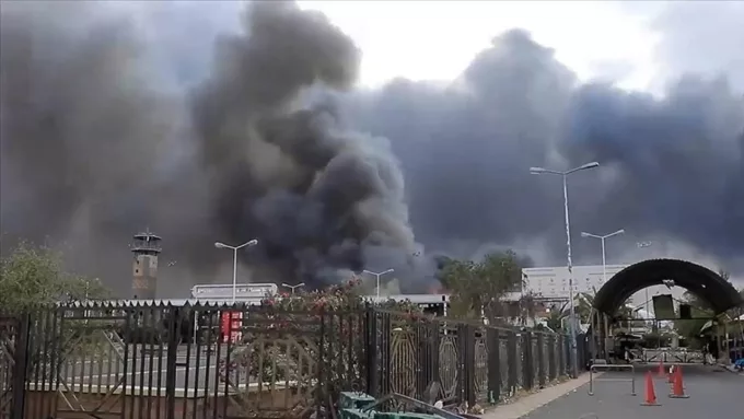 İsrail'den Yemen’e Hava Saldırısı: Sana Havalimanı'nda Son Uçak da Vuruldu!