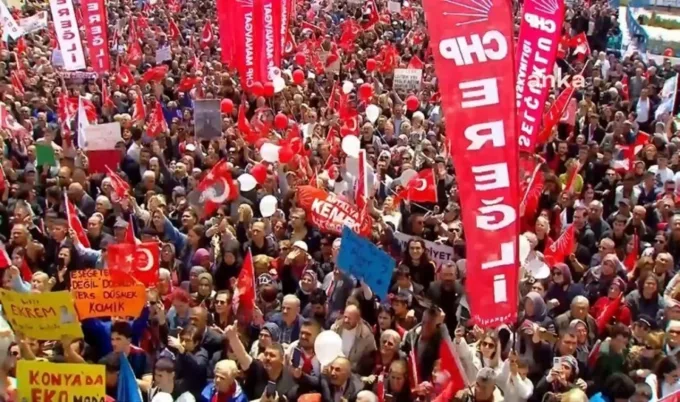 Konya Mitinginde İmamoğlu’nun Mesajı Okundu: “Bu Toprakları Birlikte Ayağa Kaldıracağız”