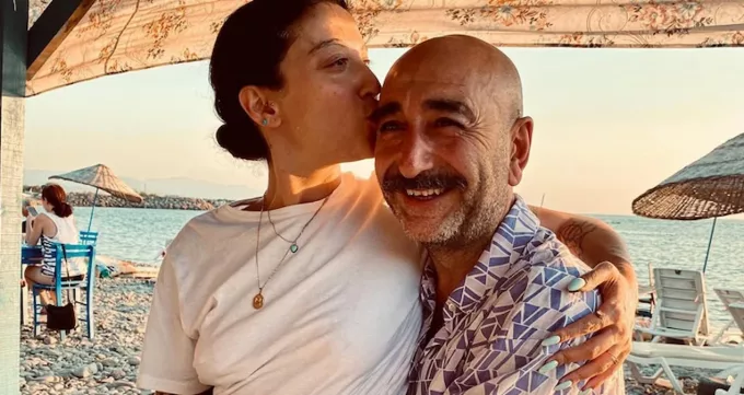 Melike Şahin’den Sahne Üzerinden Aşk Dolu Sözler: “Kocam Çok İyi Bir İnsan”