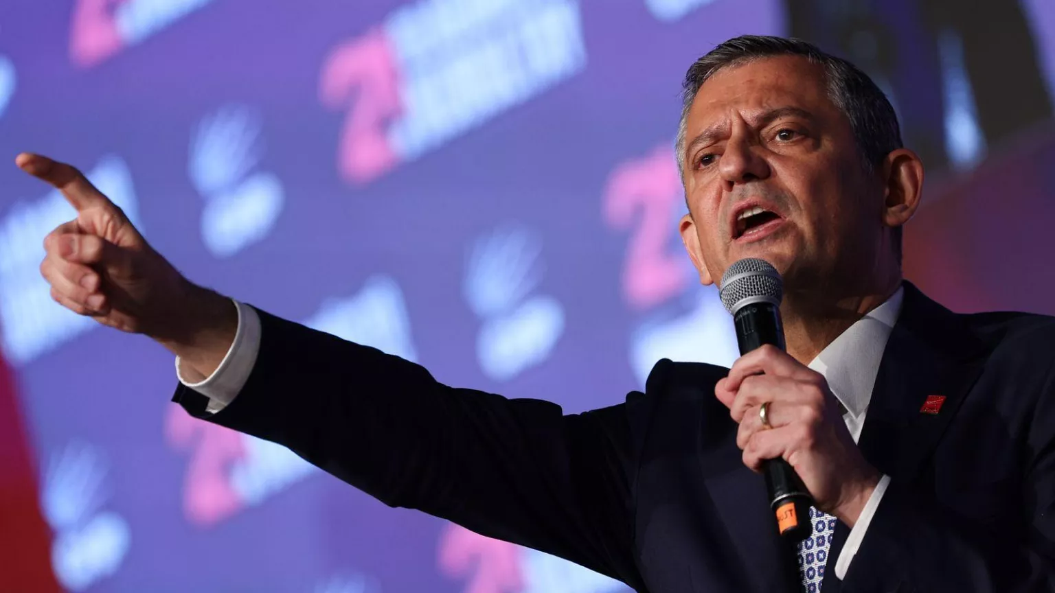 Özgür Özel'den Erdoğan’a Sert Eleştiri: “Kendi Vatandaşının Özgürlüğünü Talep Edemedi”