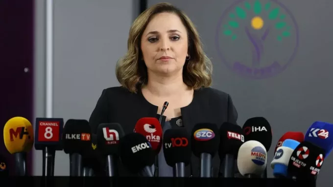 PKK Kendini Feshetti Mi? DEM Parti Açıklaması Gündeme Bomba Gibi Düştü!
