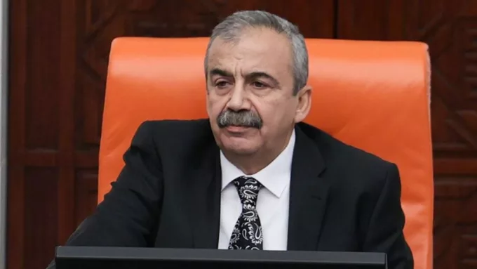 Sırrı Süreyya Önder Hayatını Kaybetti: 18 Günlük Yaşam Savaşı Sonuçsuz Kaldı