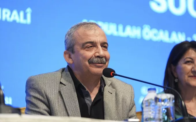 Sırrı Süreyya Önder'e Suikast Girişimi İddiası! Aracında Tehlikeli Düzeneğe Rastlandı