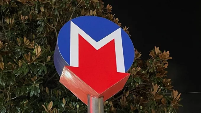 Taksim ve Şişhane Metro İstasyonları Sürpriz Şekilde Kapatıldı
