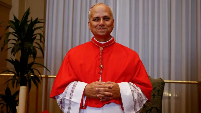 Vatikan’da Tarihi An: Beyaz Duman Yükseldi, Yeni Papa Seçildi!