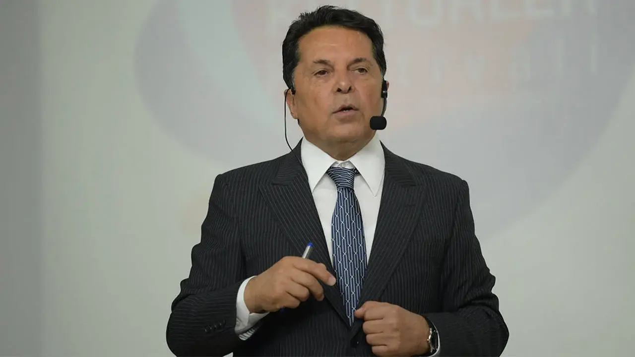 Ahmet Özer’in Tutukluluğuna Devam Kararı: Adalet mi Siyaset mi?