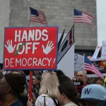 ABD'de Trump Protestosu Büyüyor: Ulusal Muhafızlar Sokaklara İndi!