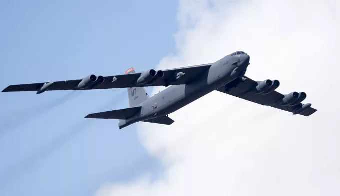 ABD'den Kritik Hamle: B-2 Bombardıman Uçakları Havalandı! Hedef İran mı?