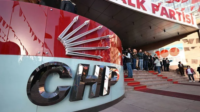 CHP Kadın Kolları Yürüyüşüne Sert Polis Müdahalesi! Asu Kaya'dan Sert Tepki: Bu Zorbalık!