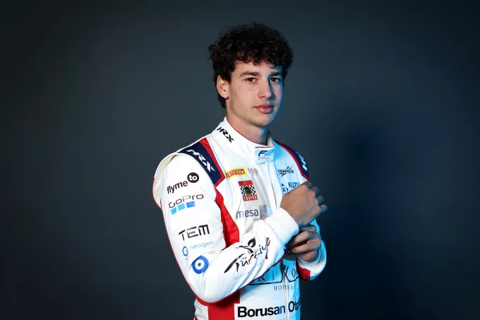 Cem Bölükbaşı Le Mans Yarışı’nda Kaza Geçirdi: Yürekler Ağızlara Geldi