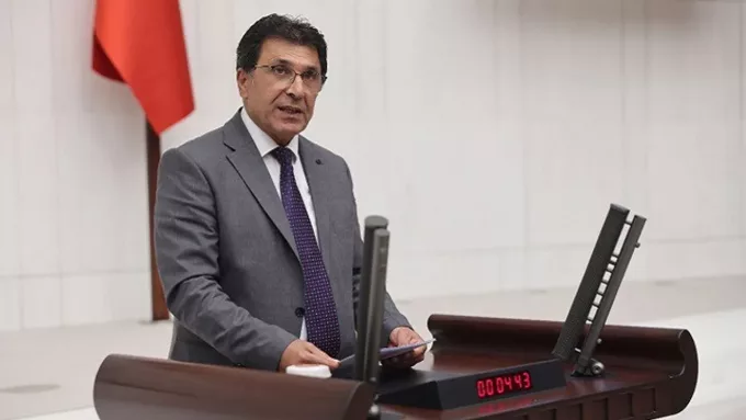 DEM Parti'li Milletvekili Mahmut Dindar Trafik Kazası Geçirdi